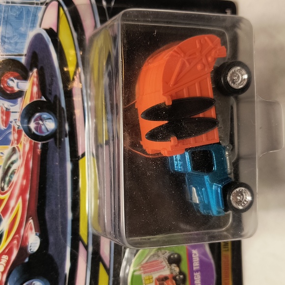 D7 JOHNNY LIGHTNING WACKY WINNERS GARBAGE TRUCK - Picture 2 of 2